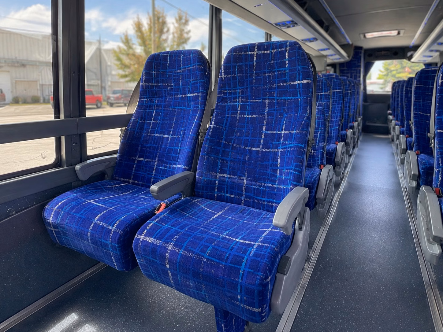 charter bus rentals for large miami prom groups who need more space