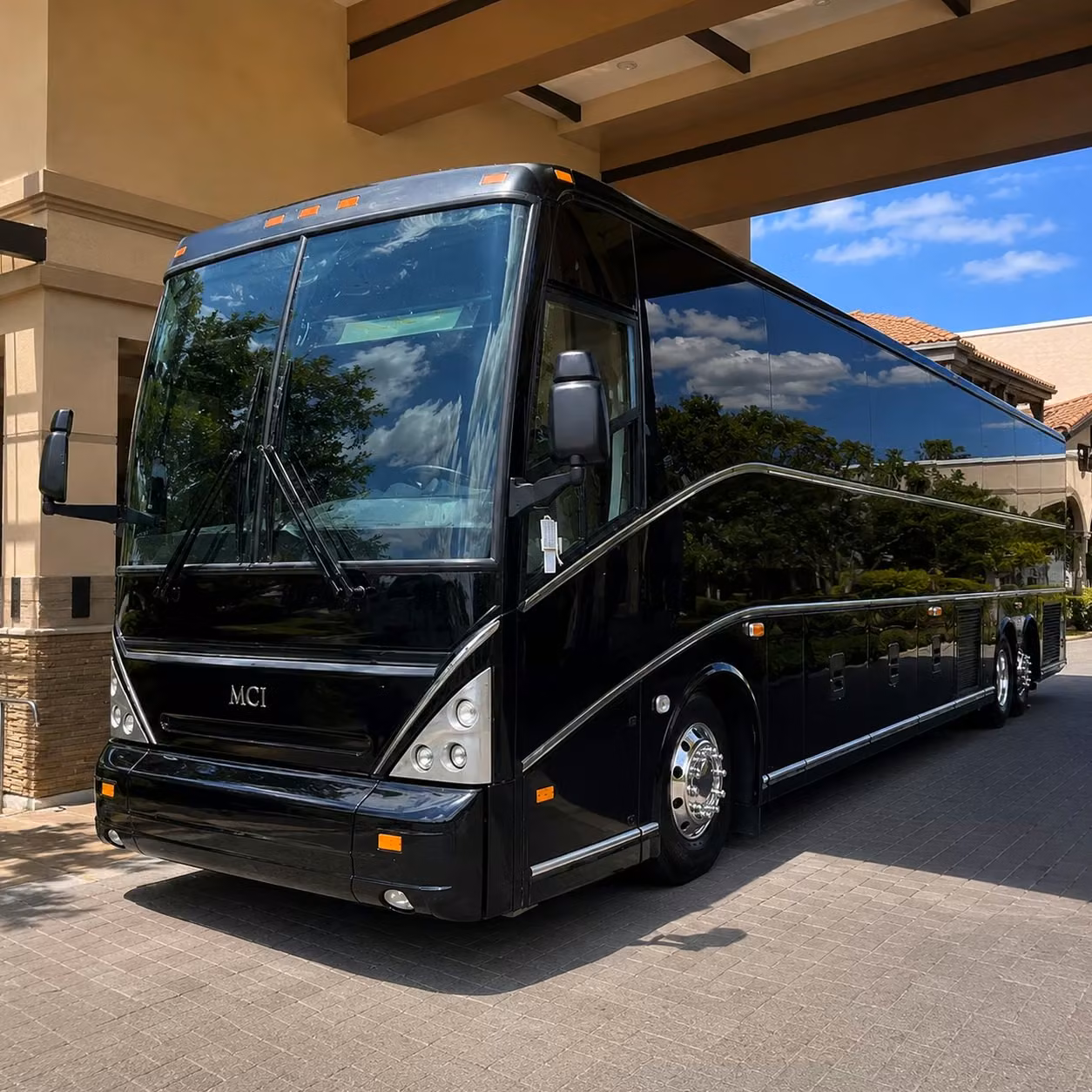 employee shuttle services for miami businesses and corporate campuses